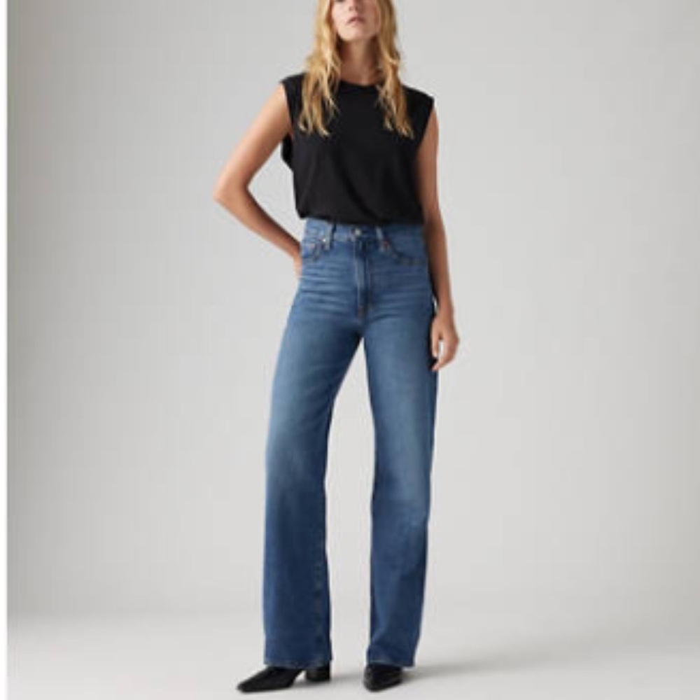 Levi's Premium Ribcage Wide Leg Jeans Sz 27. Excellent preowned condition.